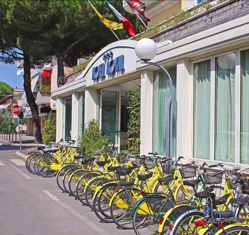 Hotel Royal Misano Adriatico Bagian luar foto