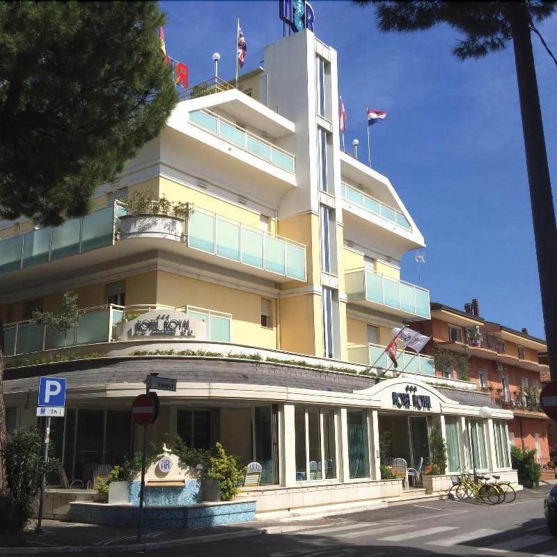 Hotel Royal Misano Adriatico Bagian luar foto