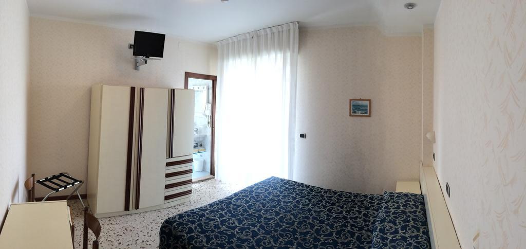 Hotel Royal Misano Adriatico Ruang foto