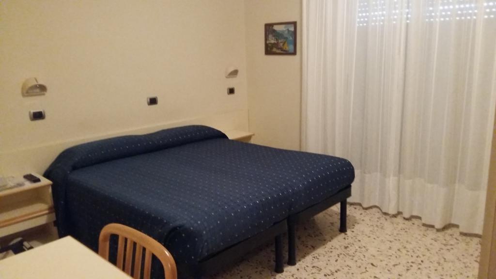 Hotel Royal Misano Adriatico Ruang foto
