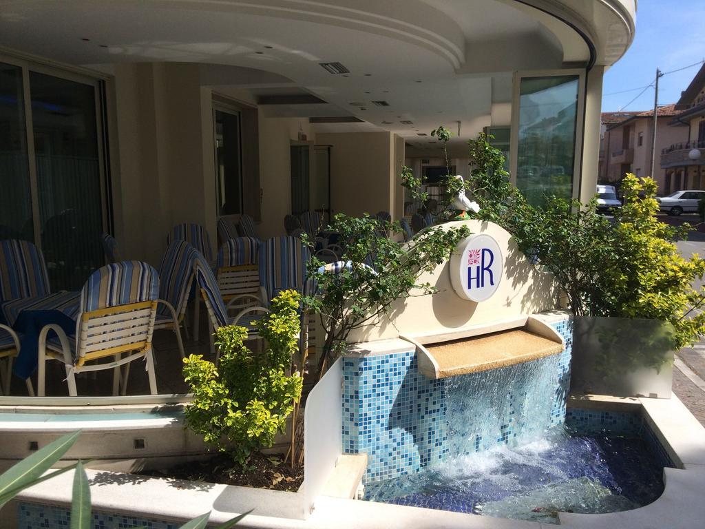 Hotel Royal Misano Adriatico Bagian luar foto