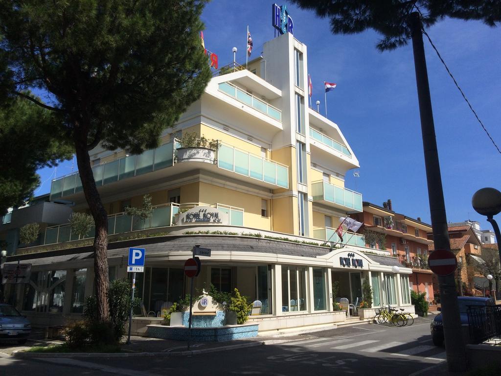 Hotel Royal Misano Adriatico Bagian luar foto