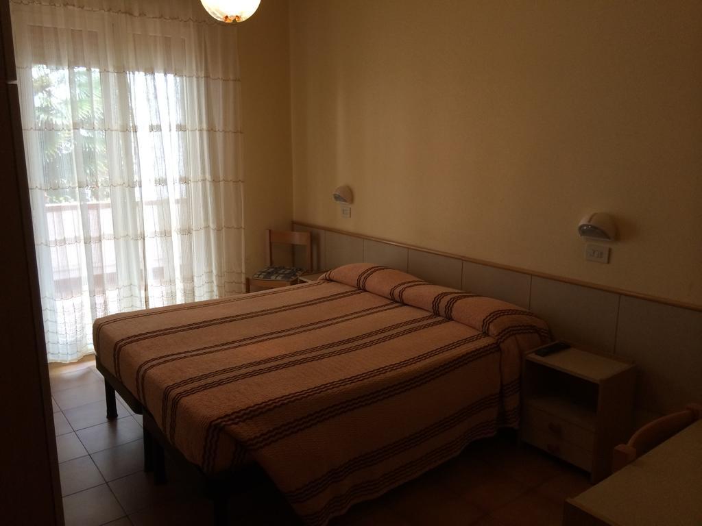 Hotel Royal Misano Adriatico Ruang foto