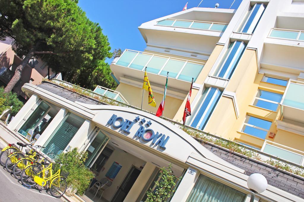 Hotel Royal Misano Adriatico Bagian luar foto