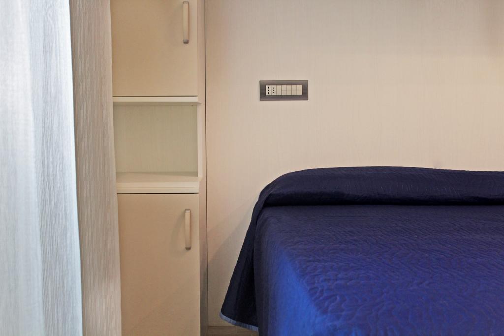 Hotel Royal Misano Adriatico Bagian luar foto